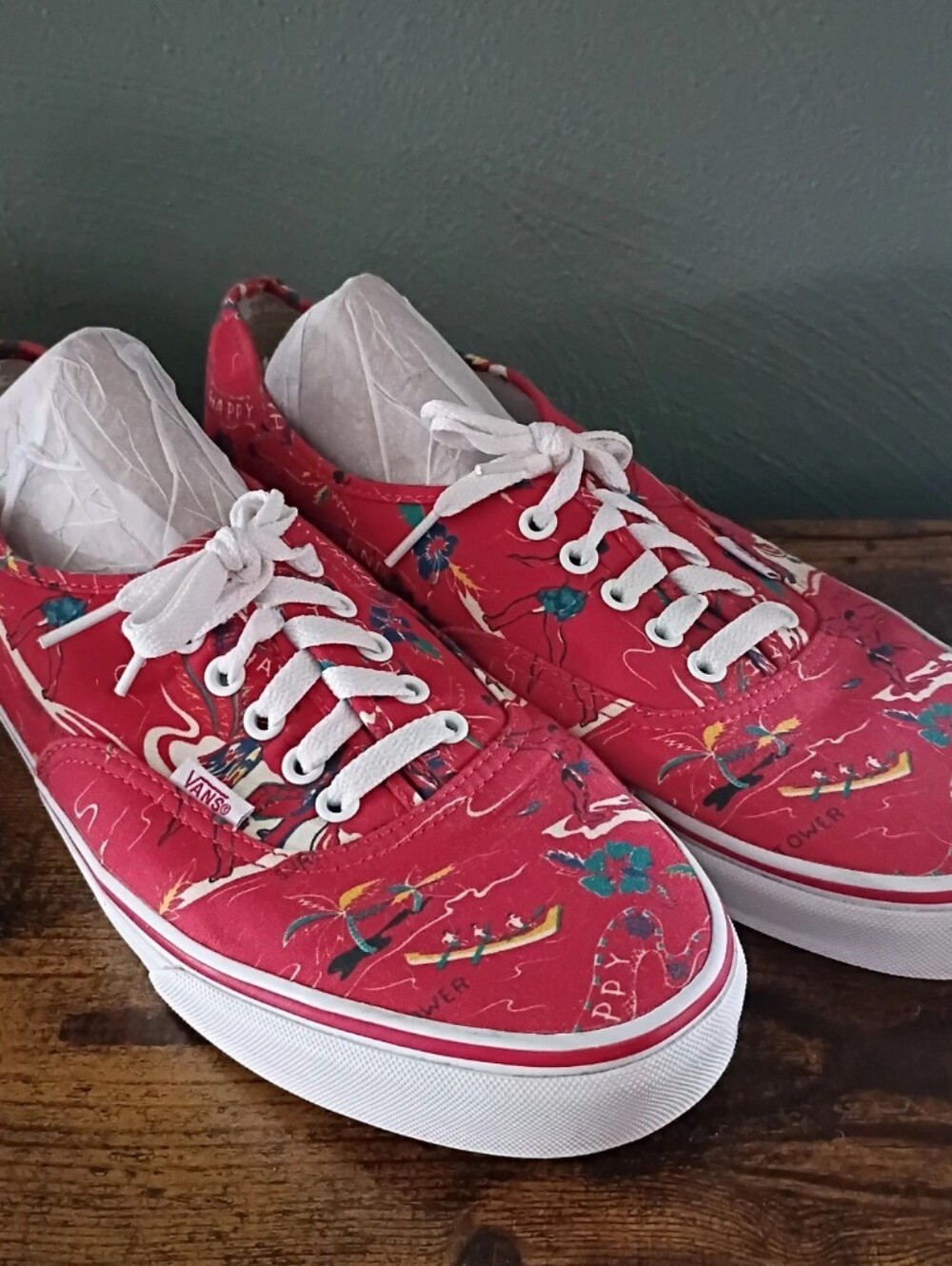 Vans Hawaiian Aloha Hula Print Skate Sneaker Mens 10.5 Red White Athletic Shoe
